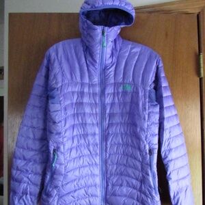 The North Face Lavender Women's Lightweight Cold Weather Puffer Jacket S